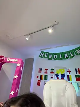 Snapshot of LUNAA___ chatting on 4, 7, 2026 LUNAA online show from 4, 7, 2026