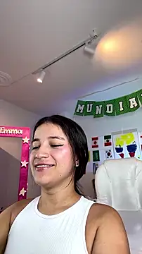 Snapshot of LUNAA___ chatting on 10, 7, 2026 LUNAA online show from 10, 7, 2026