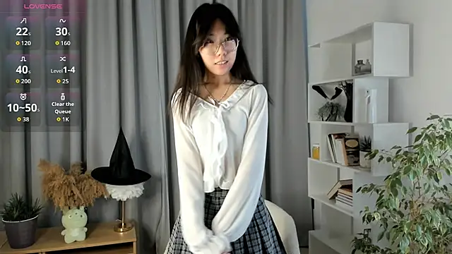 UdelaDodson online show from 15, 10, 2025