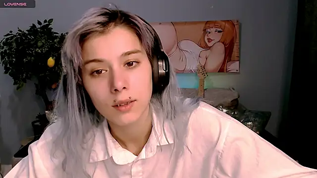 SophieAsh online show from 11, 10, 2025