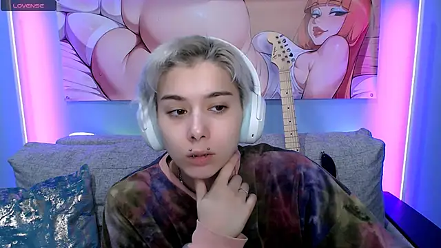 SophieAsh online show from 18, 11, 2025
