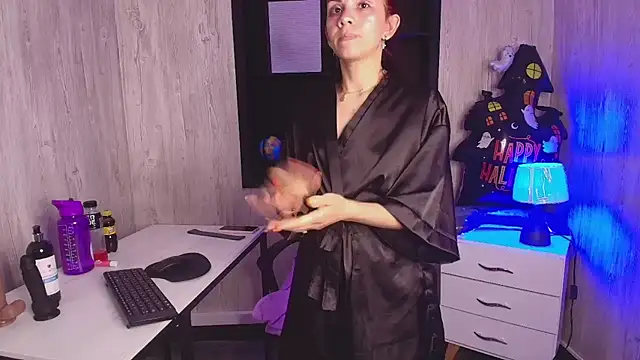 Mia Esposito2 online show from 26, 10, 2025