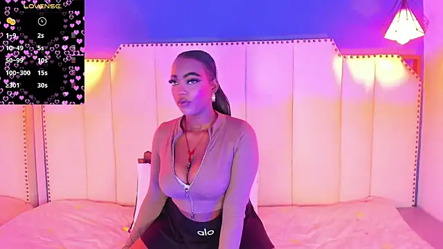 Snapshot of ReinaMiah chatting on 20, 11, 2025 ReinaMiah online show from 20, 11, 2025