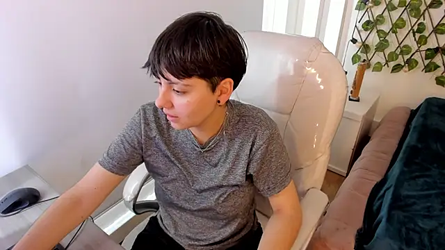 Nathaly ds online show from 7, 11, 2025