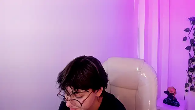 Nathaly ds online show from 7, 2, 2026