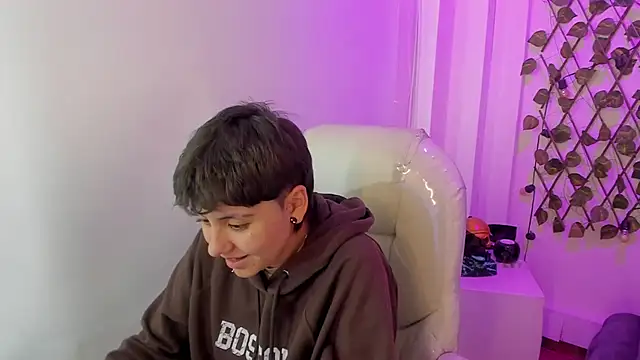 Nathaly ds online show from 3, 3, 2026