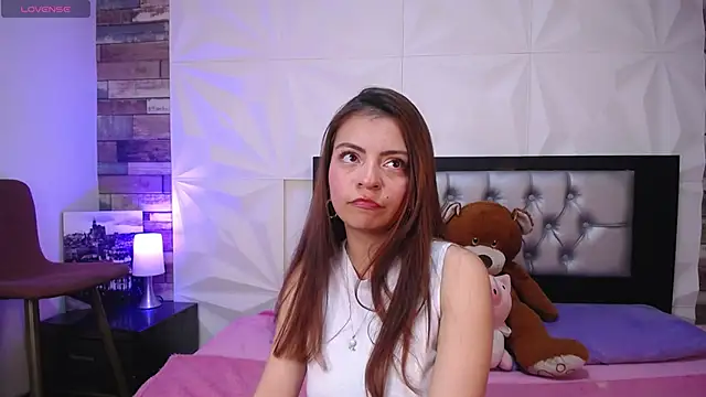 Snapshot of Cherrylionn chatting on 1, 10, 2025 Cherrylionn online show from 1, 10, 2025