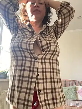 Snapshot of Kiravix chatting on 4, 2, 2026 Kiravix online show from 4, 2, 2026