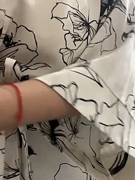 Kiravix online show from 12, 4, 2026