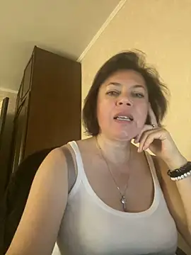 Kiravix online show from 3, 10, 2025