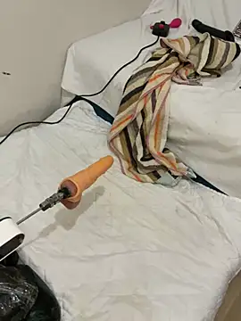 Ozge-SluttyScream69 online show from 27, 2, 2026