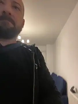 Snapshot of DavidMaros chatting on 9, 10, 2025 DavidMaros online show from 9, 10, 2025