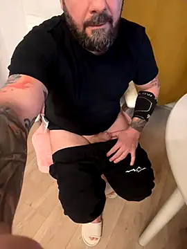 Snapshot of DavidMaros chatting on 2, 10, 2025 DavidMaros online show from 2, 10, 2025