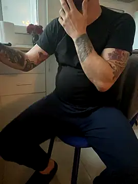 Snapshot of DavidMaros chatting on 6, 11, 2025 DavidMaros online show from 6, 11, 2025