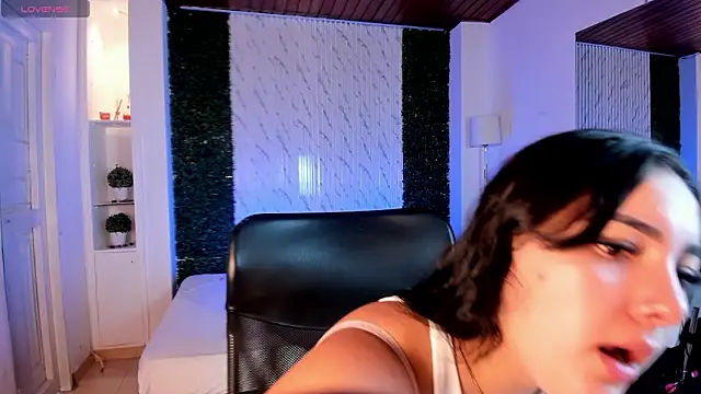 sofiacaramel online show from 18, 1, 2026