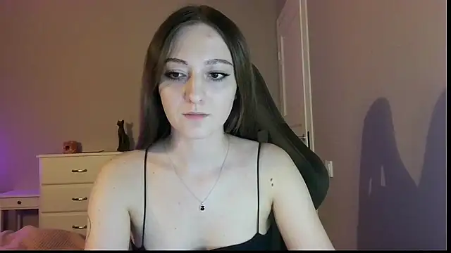 white liillyy online show from 28, 6, 2026