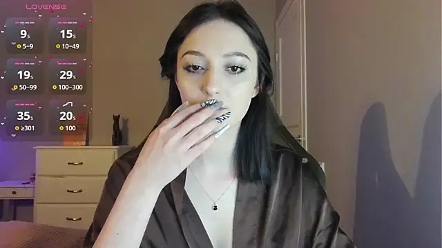 white liillyy online show from 28, 4, 2026