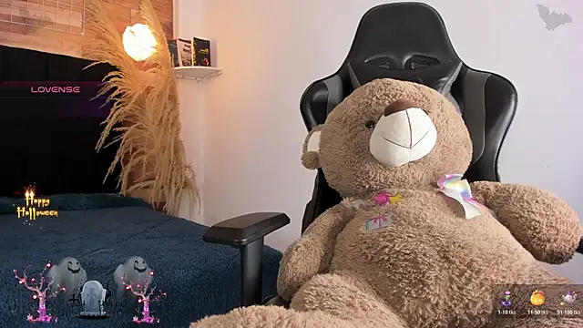 Snapshot of Emily_brown04 chatting on 28, 10, 2025 Emily brown04 online show from 28, 10, 2025