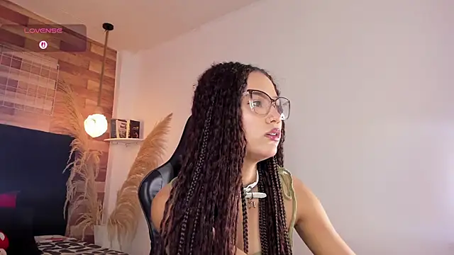 Snapshot of Emily_brown04 chatting on 27, 10, 2025 Emily brown04 online show from 27, 10, 2025