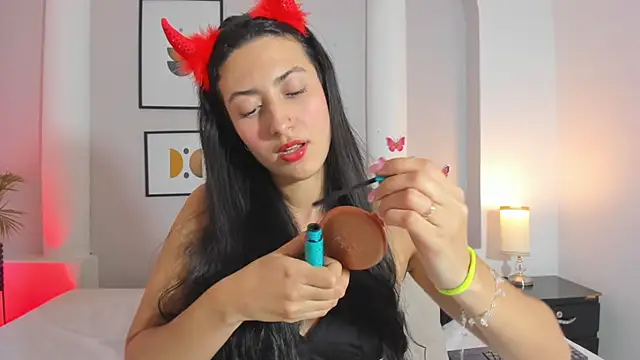 Snapshot of victoria_flores1 chatting on 30, 10, 2025 victoria flores1 online show from 30, 10, 2025