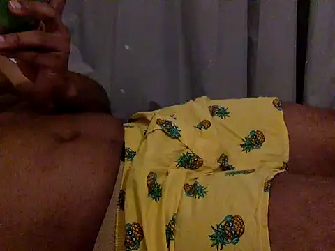 Snapshot of morangocomchocolate chatting on 10, 6, 2026 morangocomchocolate online show from 10, 6, 2026