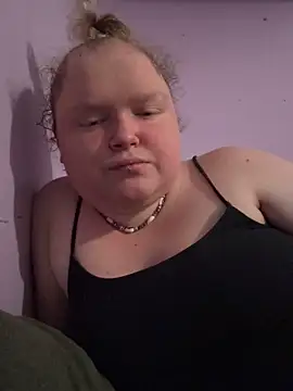 Snapshot of KadiSparkle chatting on 3, 11, 2025 KadiSparkle online show from 3, 11, 2025