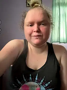 Snapshot of KadiSparkle chatting on 24, 9, 2025 KadiSparkle online show from 24, 9, 2025