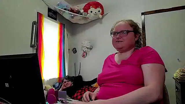 Snapshot of KadiSparkle chatting on 5, 5, 2026 KadiSparkle online show from 5, 5, 2026