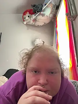 Snapshot of KadiSparkle chatting on 6, 5, 2026 KadiSparkle online show from 6, 5, 2026
