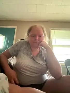 Snapshot of KadiSparkle chatting on 30, 9, 2025 KadiSparkle online show from 30, 9, 2025