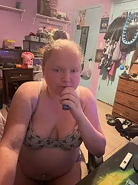 Snapshot of KadiSparkle chatting on 11, 11, 2025 KadiSparkle online show from 11, 11, 2025