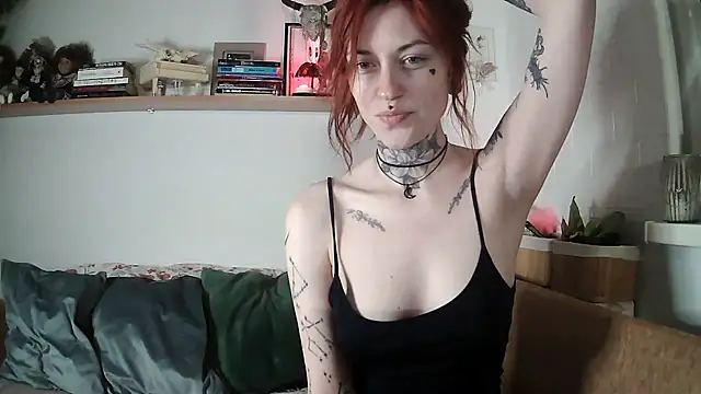 Snapshot of Zelesuida chatting on 17, 11, 2025 Zelesuida online show from 17, 11, 2025