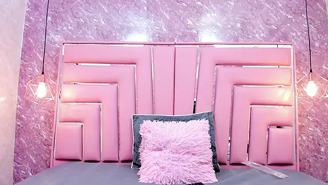 Snapshot of WILD_FIREE_ chatting on 21, 11, 2025 WILD FIREE online show from 21, 11, 2025