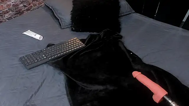 WILD FIREE  online show from 19, 6, 2026