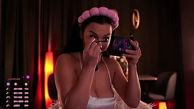 MaryHols online show from 7, 10, 2025