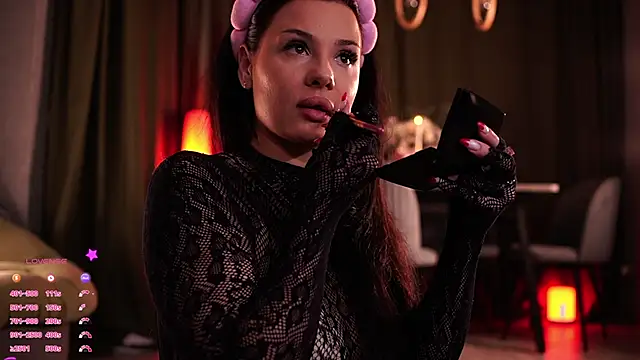 MaryHols online show from 12, 10, 2025