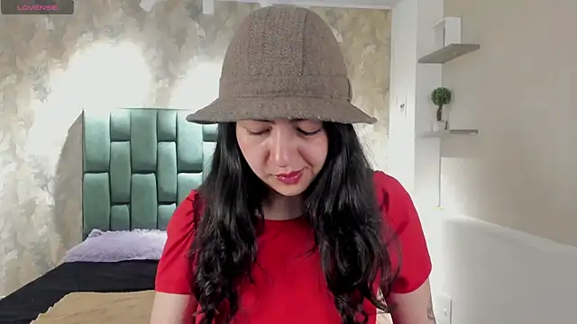 Saya Amaretto1 online show from 7, 1, 2026