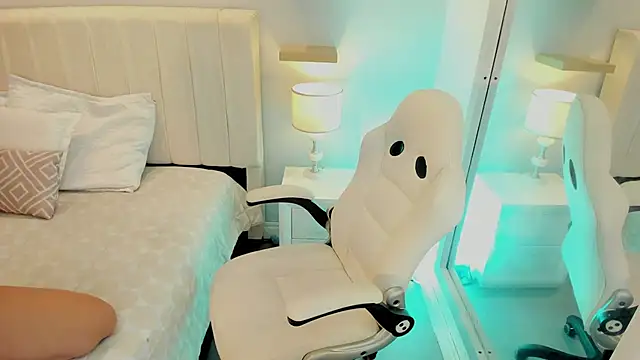 manyaa  online show from 2, 12, 2025