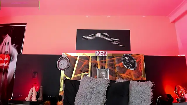 Snapshot of ScarletTorres chatting on 21, 10, 2025 ScarletTorres online show from 21, 10, 2025