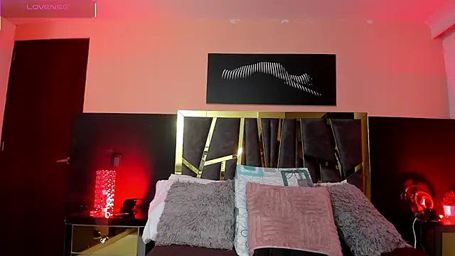 Snapshot of ScarletTorres chatting on 8, 11, 2025 ScarletTorres online show from 8, 11, 2025