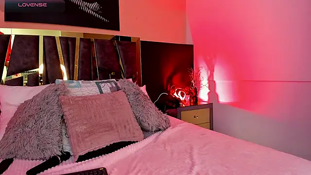 Snapshot of ScarletTorres chatting on 4, 11, 2025 ScarletTorres online show from 4, 11, 2025