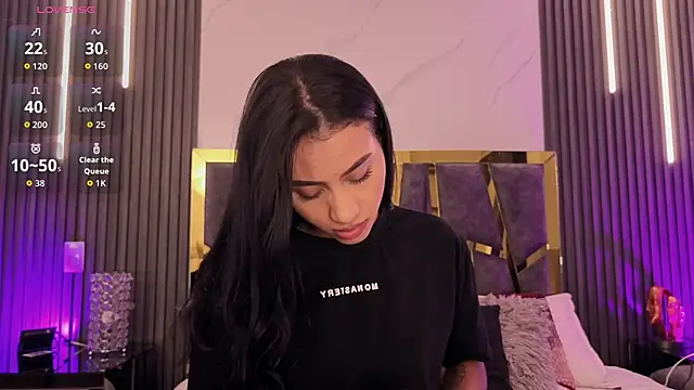 ScarletTorres online show from 28, 4, 2026