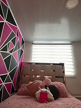 Melissa coll online show from 8, 4, 2026