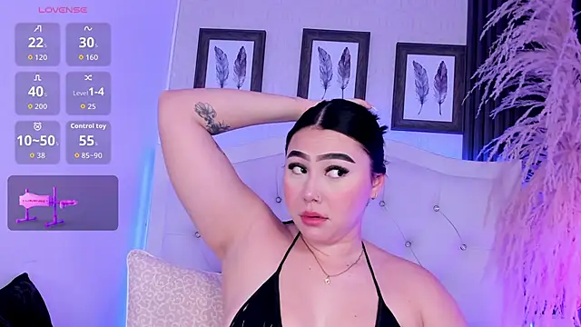 Snapshot of kitty_blueee chatting on 12, 11, 2025 kitty blueee online show from 12, 11, 2025