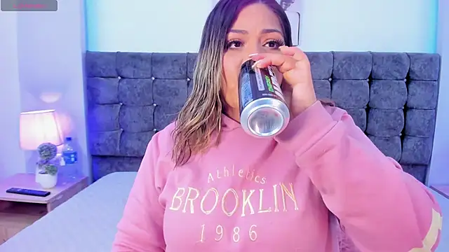 isabella horney  online show from 25, 9, 2025