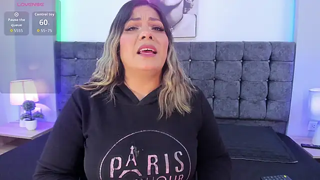 isabella horney  online show from 11, 10, 2025