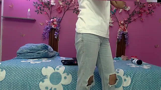 skinnybarbie022 online show from 1, 10, 2025