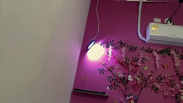 skinnybarbie022 online show from 9, 10, 2025