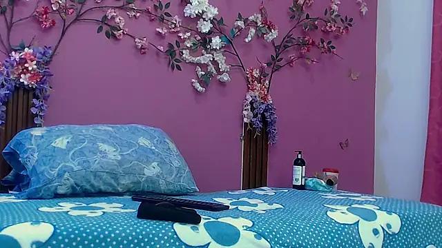 skinnybarbie022 online show from 8, 11, 2025