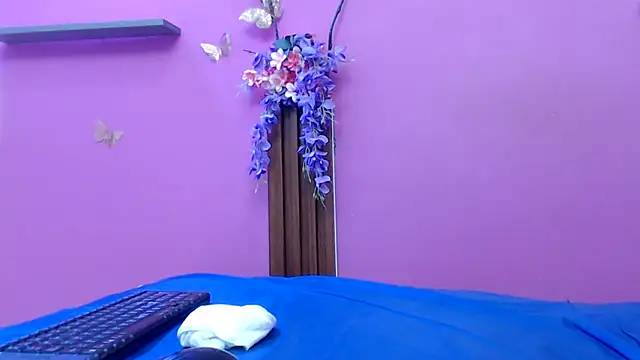 Snapshot of skinnybarbie022 chatting on 25, 6, 2026 skinnybarbie022 online show from 25, 6, 2026